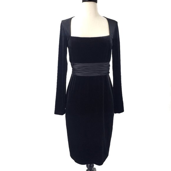 David Meister Dresses & Skirts - David Meister Stretch Velvet Dress W Silk Waist 4